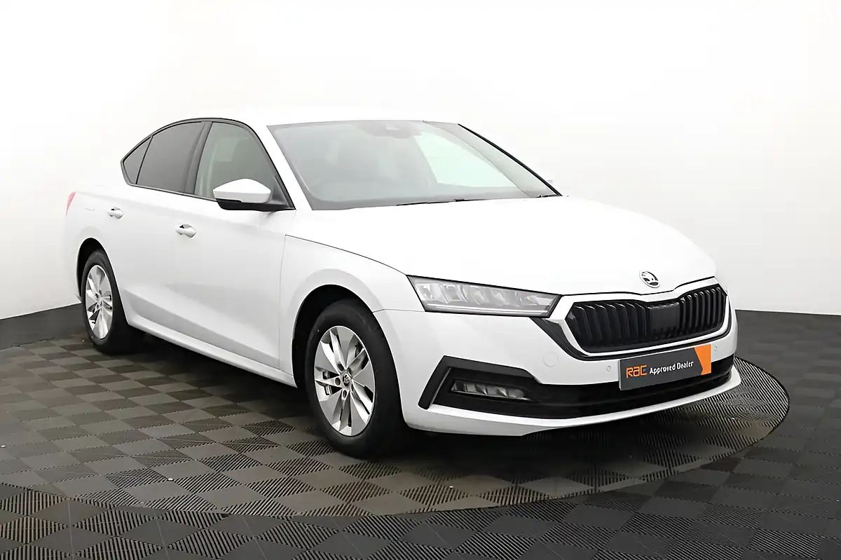 Used 2020 Skoda Octavia Se Technology White - Interior and Exterior details 10