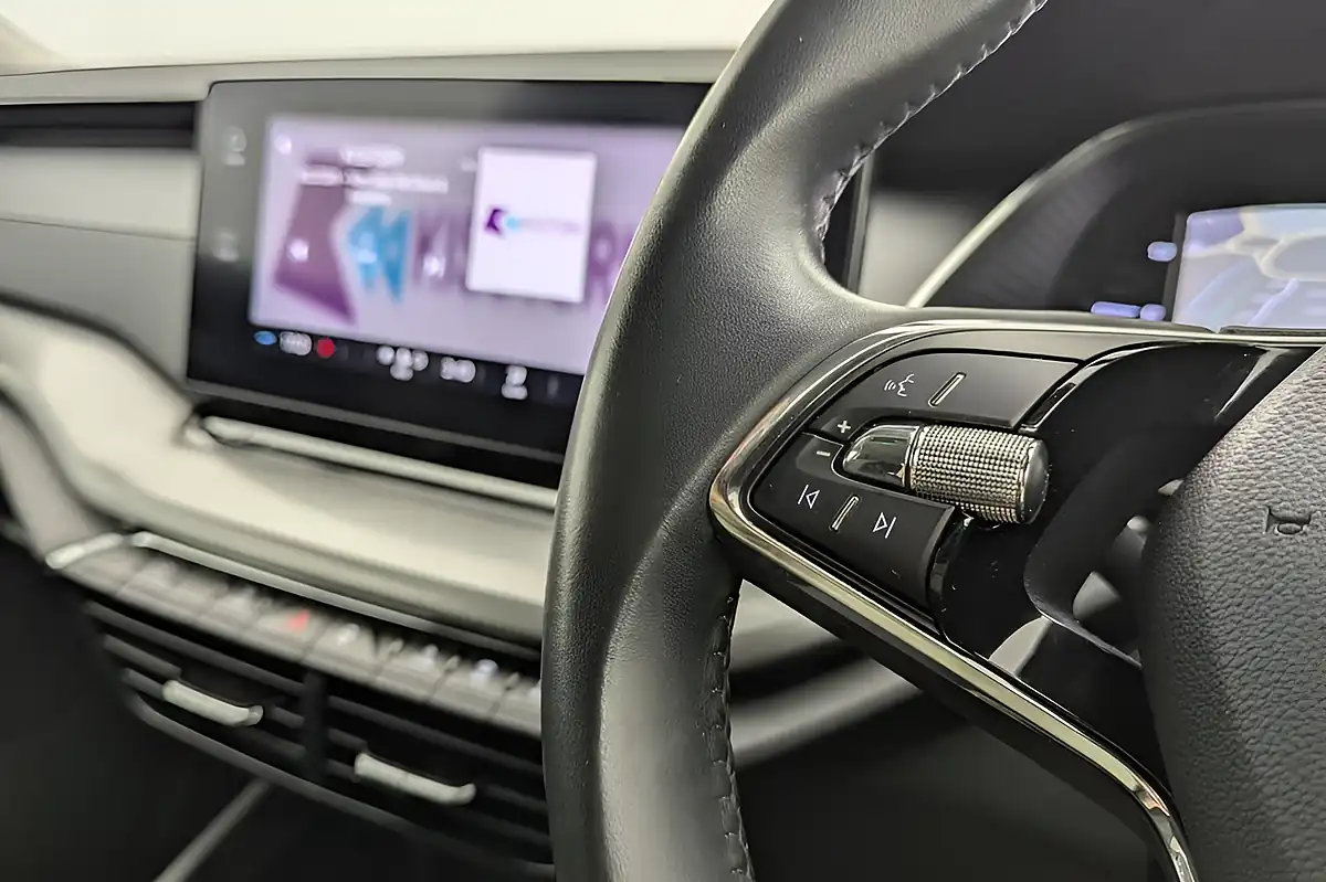 Used 2020 Skoda Octavia Se Technology White - Interior and Exterior details 13