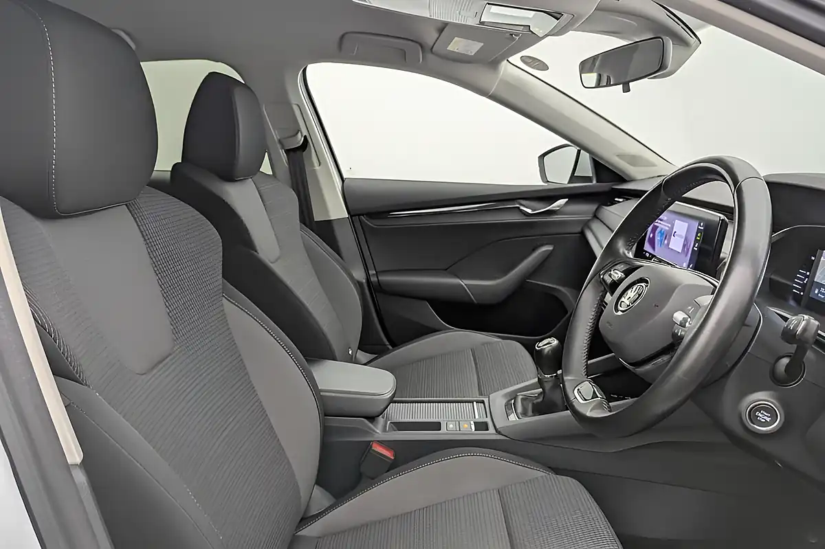Used 2020 Skoda Octavia Se Technology White - Interior and Exterior details 3