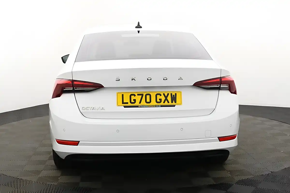 Used 2020 Skoda Octavia Se Technology White - Interior and Exterior details 5