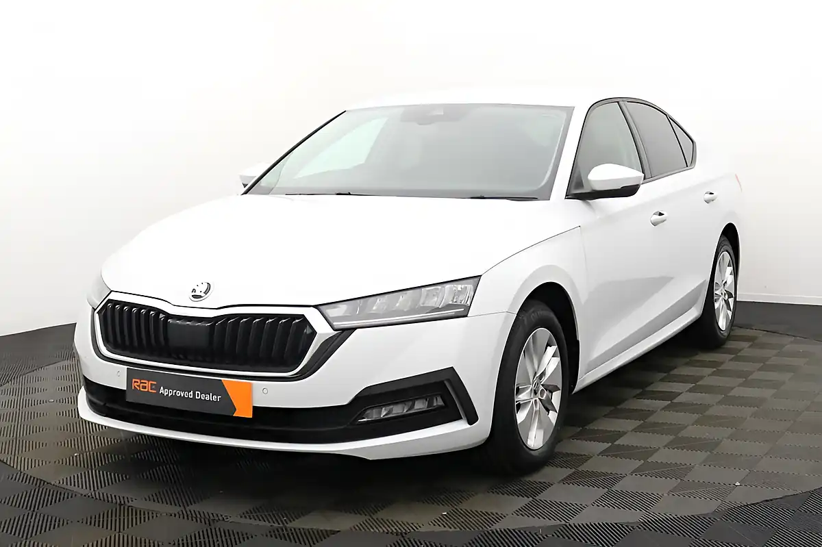 Used 2020 Skoda Octavia Se Technology White - Interior and Exterior details 8