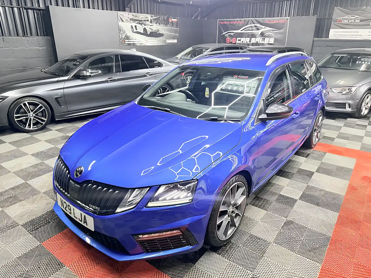 Used 2020 Skoda Octavia VRS Blue - Interior and Exterior details 15