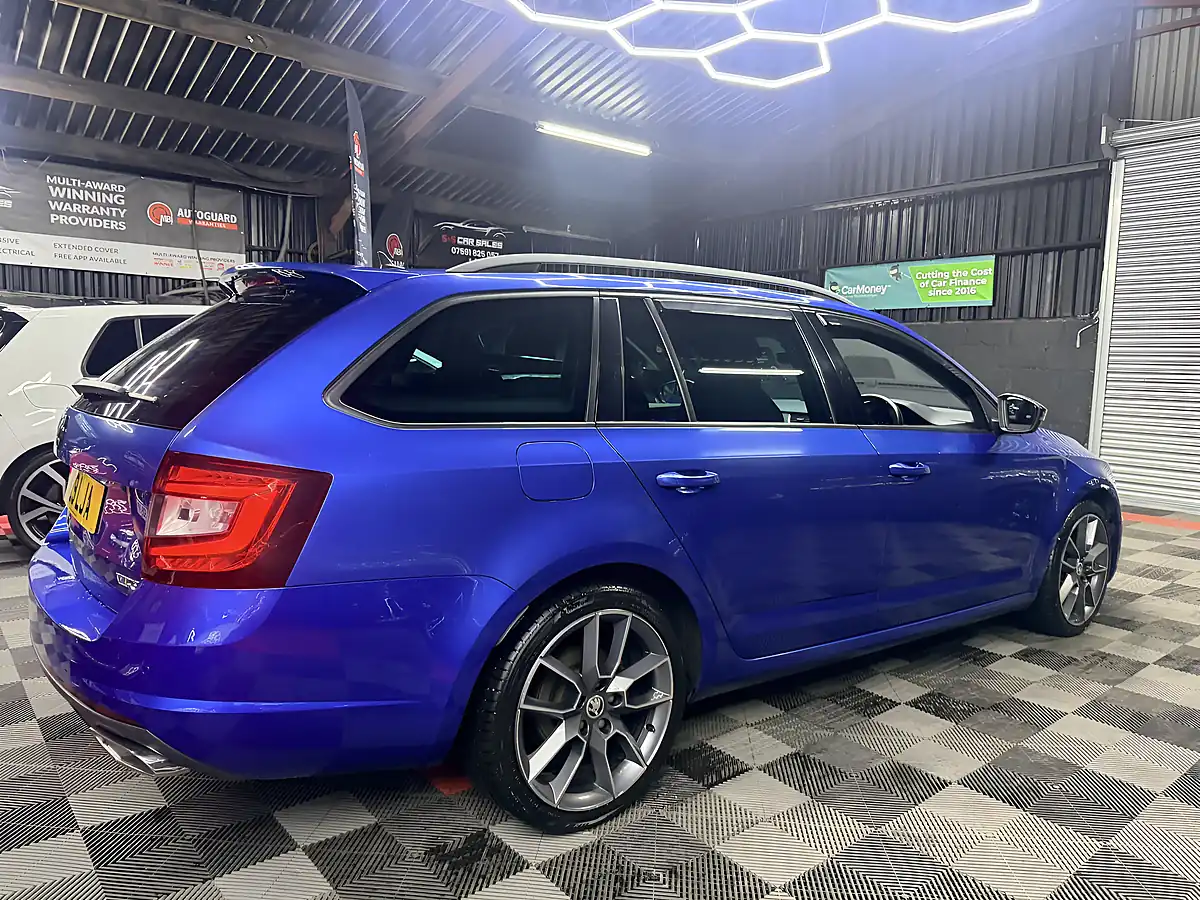 Used 2020 Skoda Octavia VRS Blue - Interior and Exterior details 8