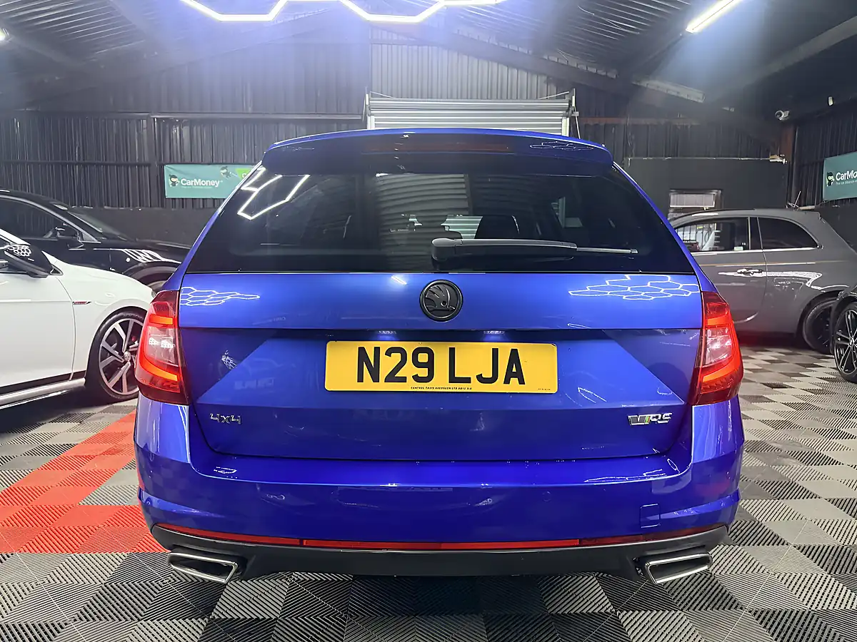 Used 2020 Skoda Octavia VRS Blue - Interior and Exterior details 9