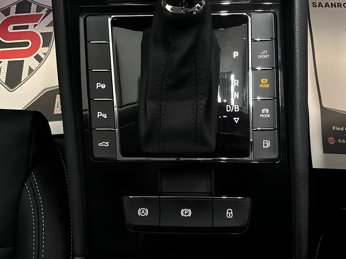 Used 2020 Skoda Superb Laurin & Klement Black - Interior and Exterior details 13