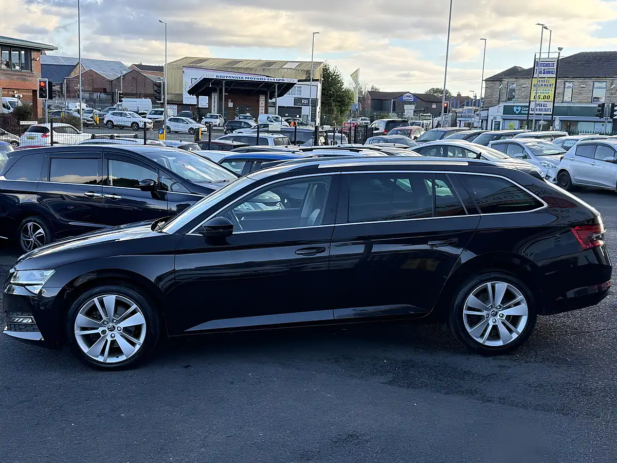 Used 2020 Skoda Superb Se L Black - Interior and Exterior details 10