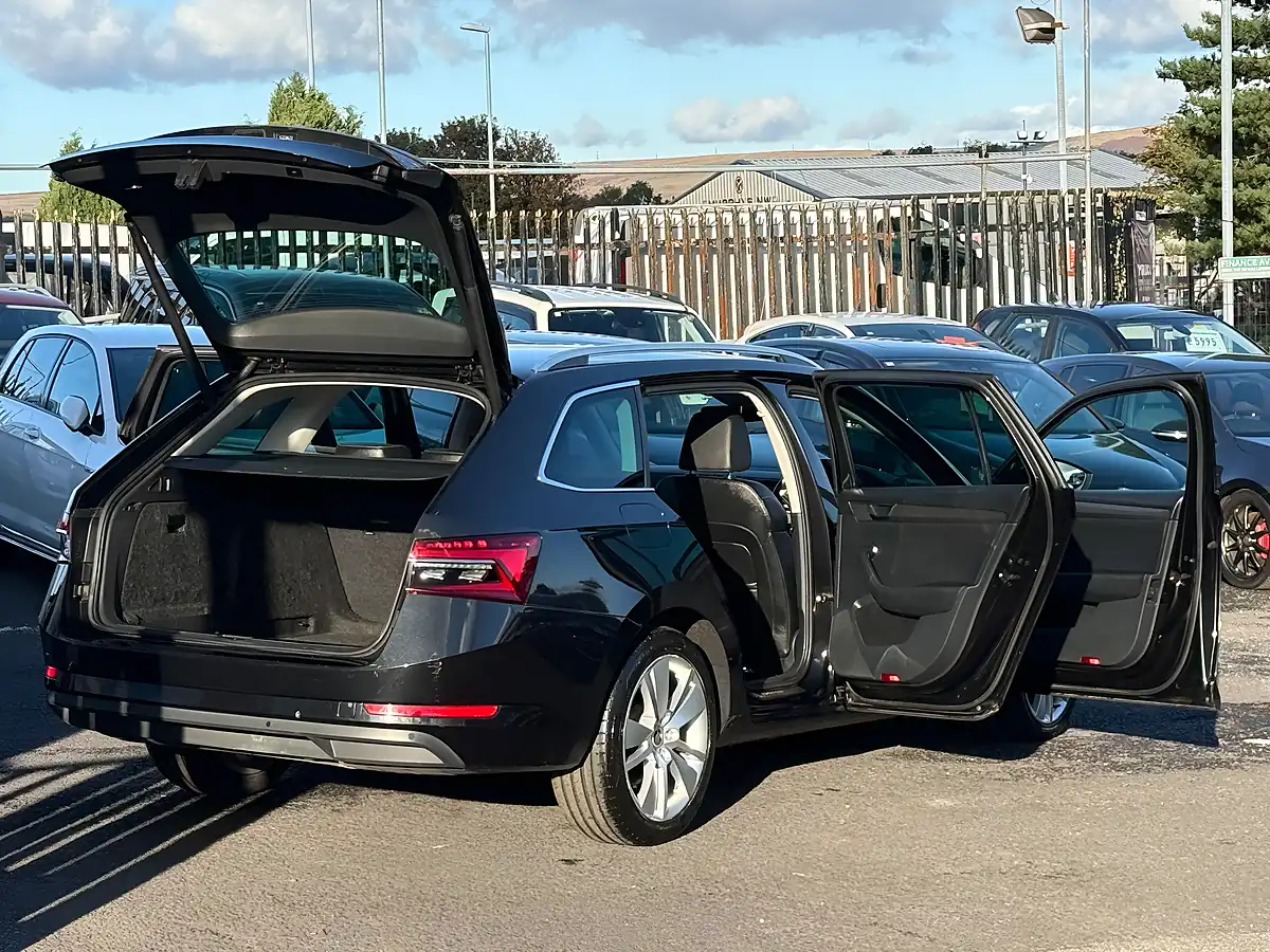 Used 2020 Skoda Superb Se L Black - Interior and Exterior details 2