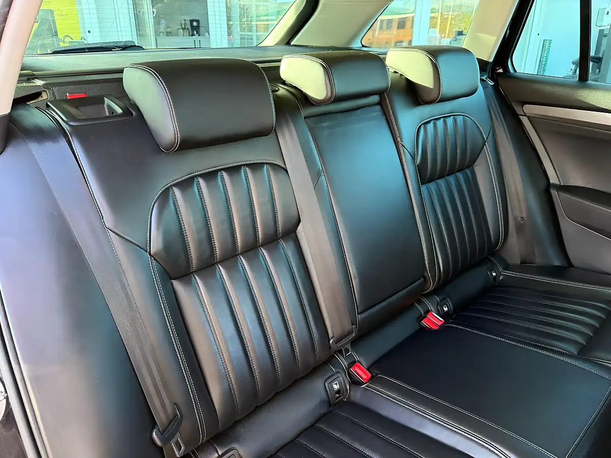 Used 2020 Skoda Superb Se L Black - Interior and Exterior details 4