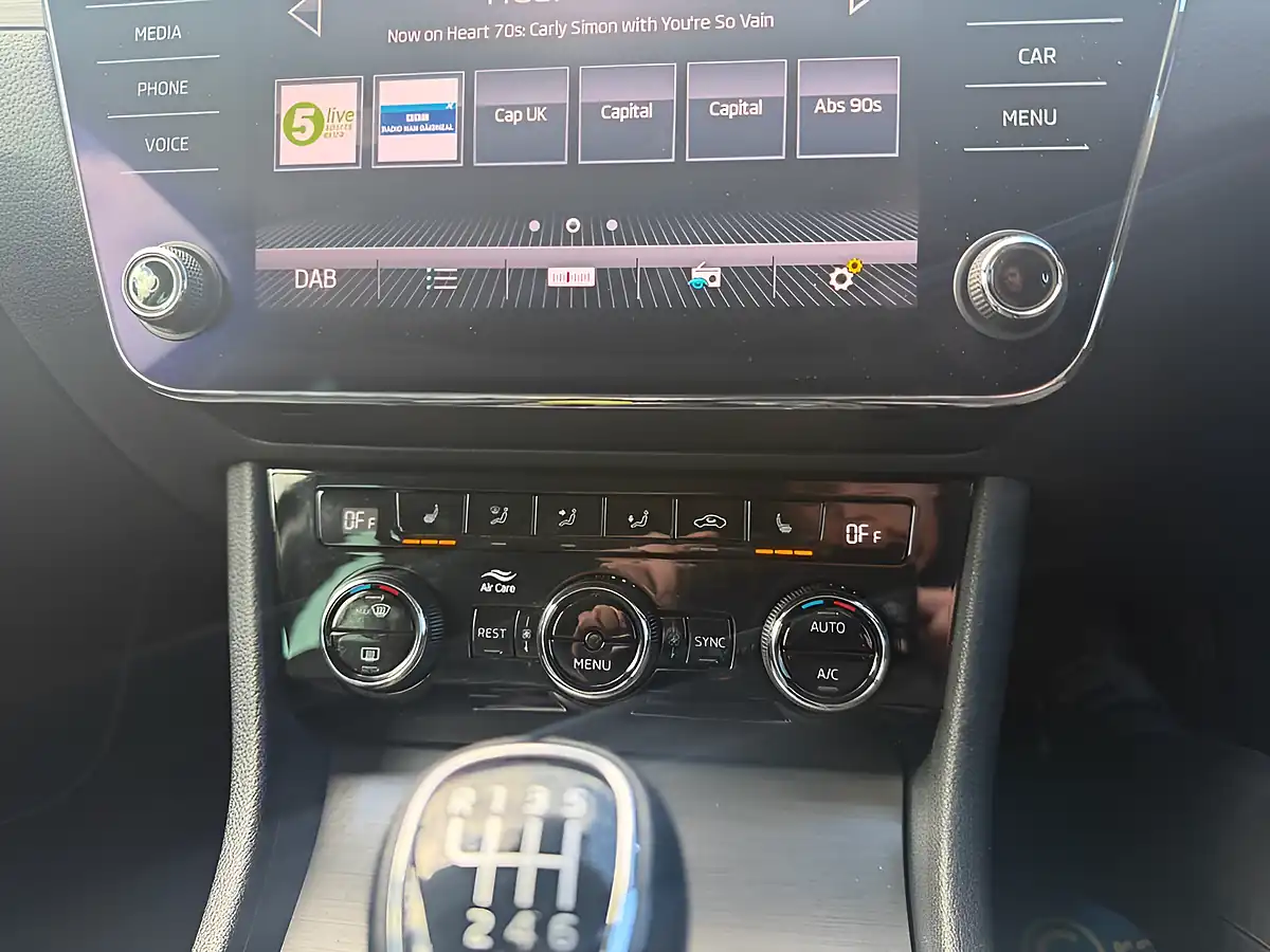 Used 2020 Skoda Superb Se L Emerald Green - Interior and Exterior details 15