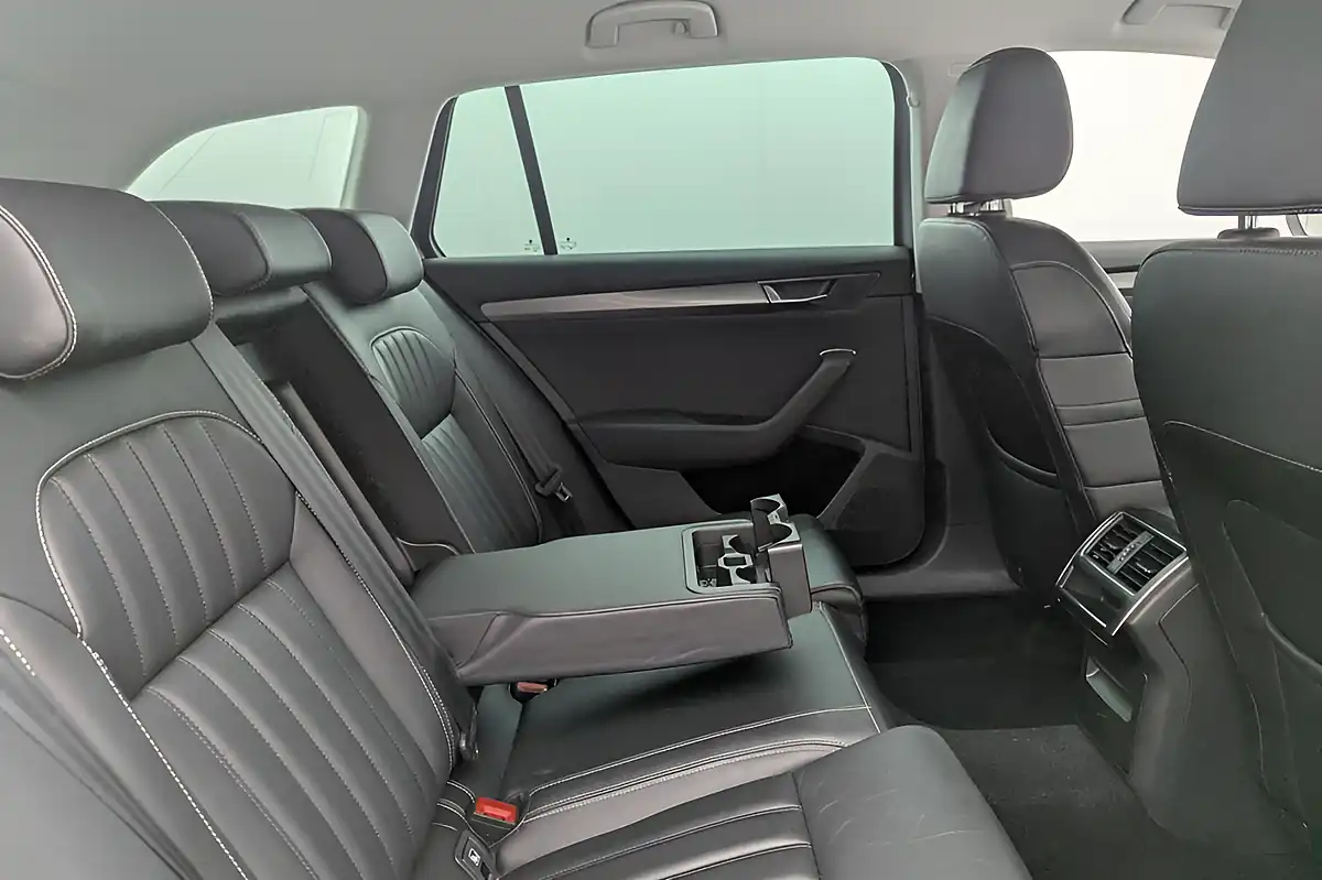 Used 2020 Skoda Superb Se L Grey - Interior and Exterior details 13