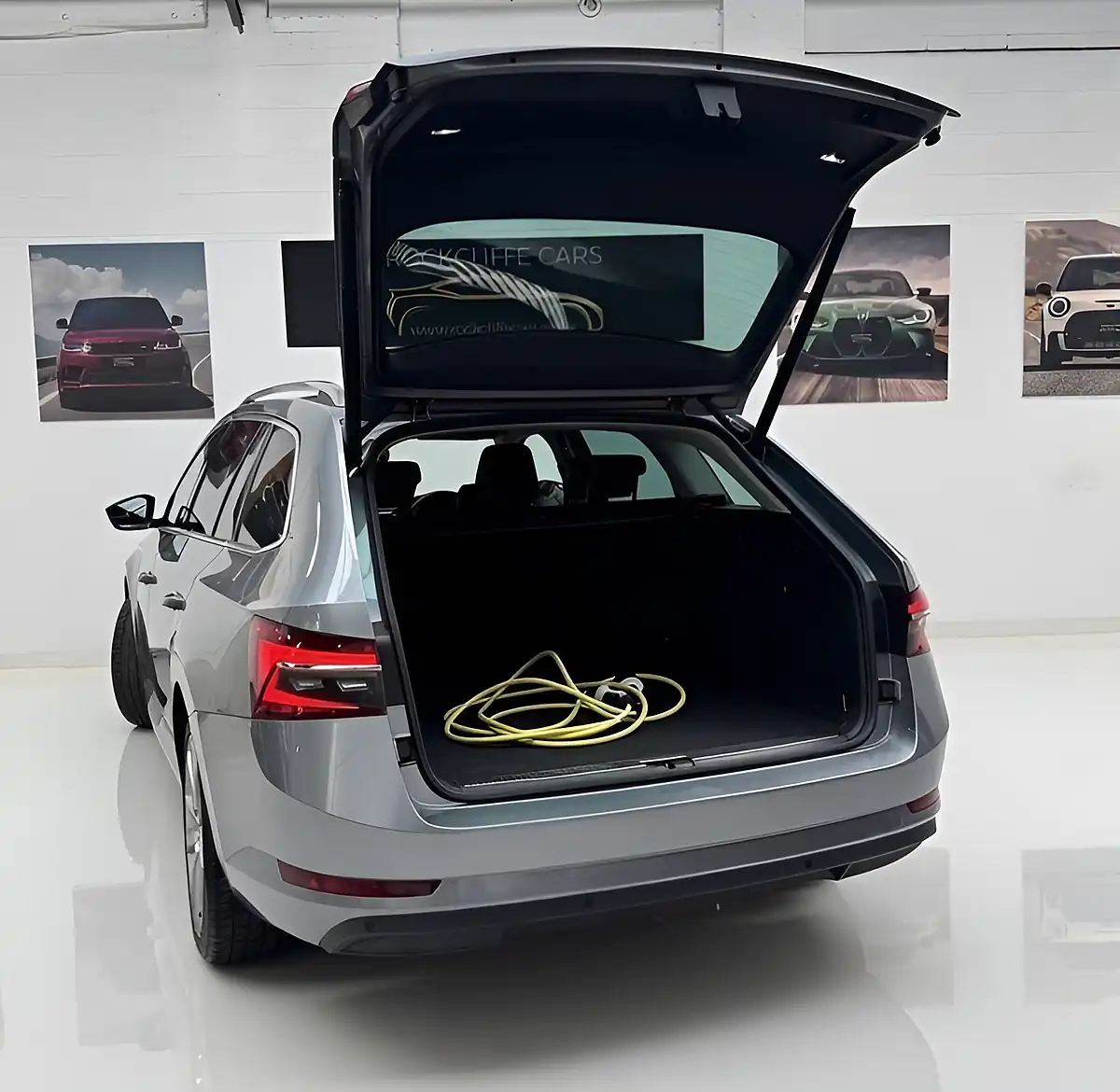 Used 2020 Skoda Superb Se L Grey - Interior and Exterior details 5