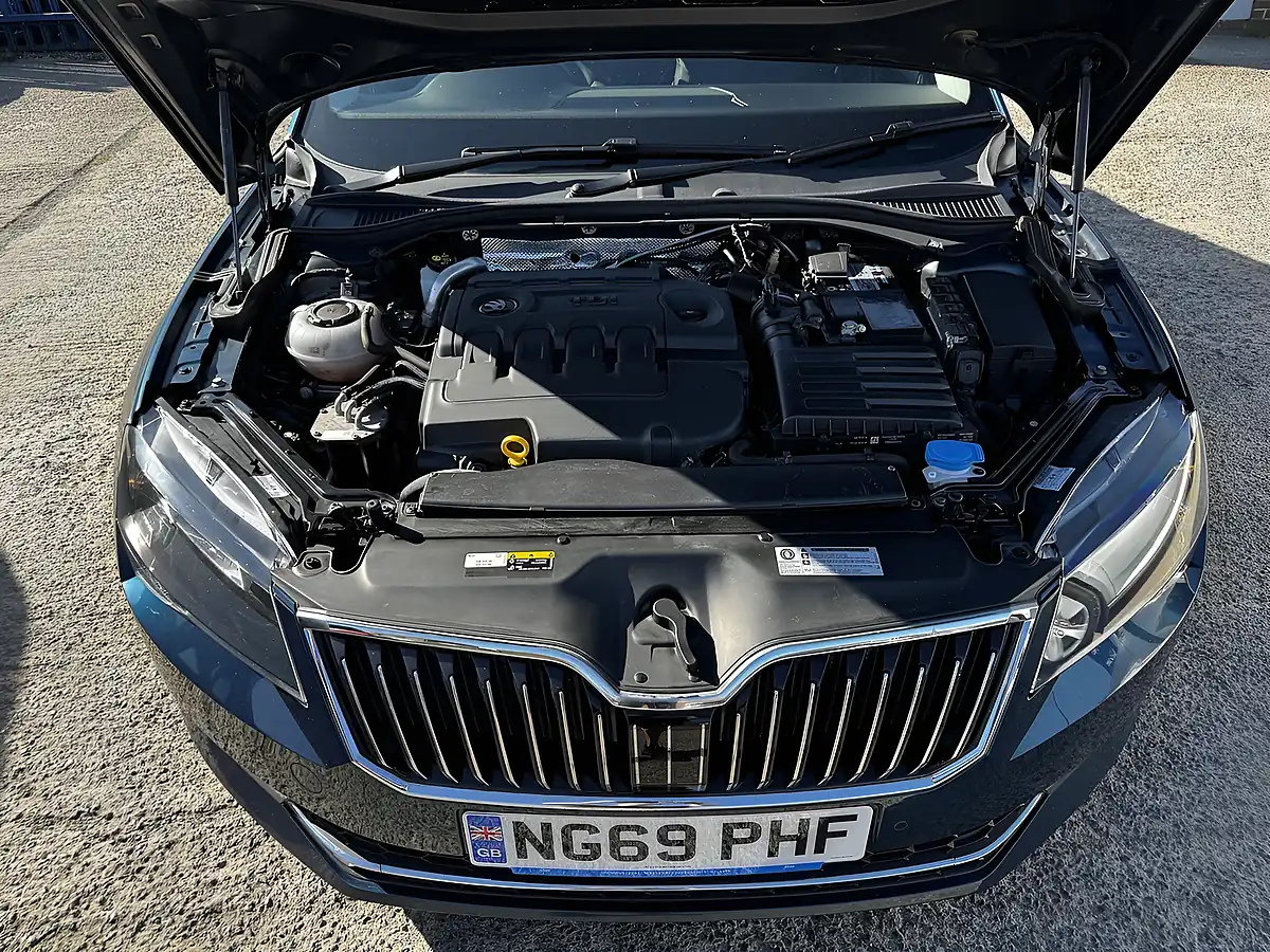Used 2020 Skoda Superb Se Petrol Blue Metallic - Interior and Exterior details 18