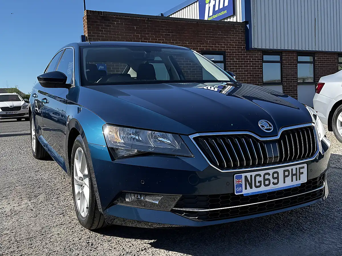 Used 2020 Skoda Superb Se Petrol Blue Metallic - Interior and Exterior details 20