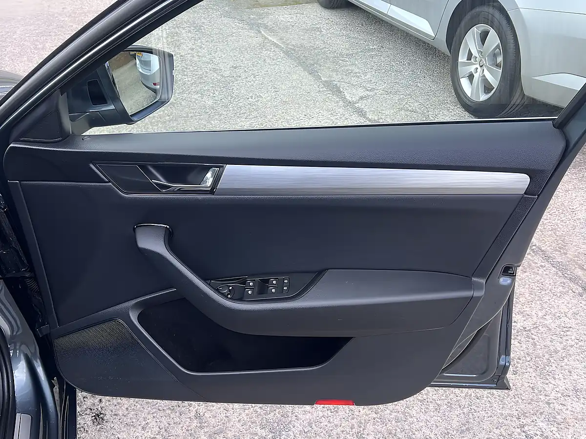 Used 2020 Skoda Superb Se Technology Quartz Grey Met - Interior and Exterior details 14
