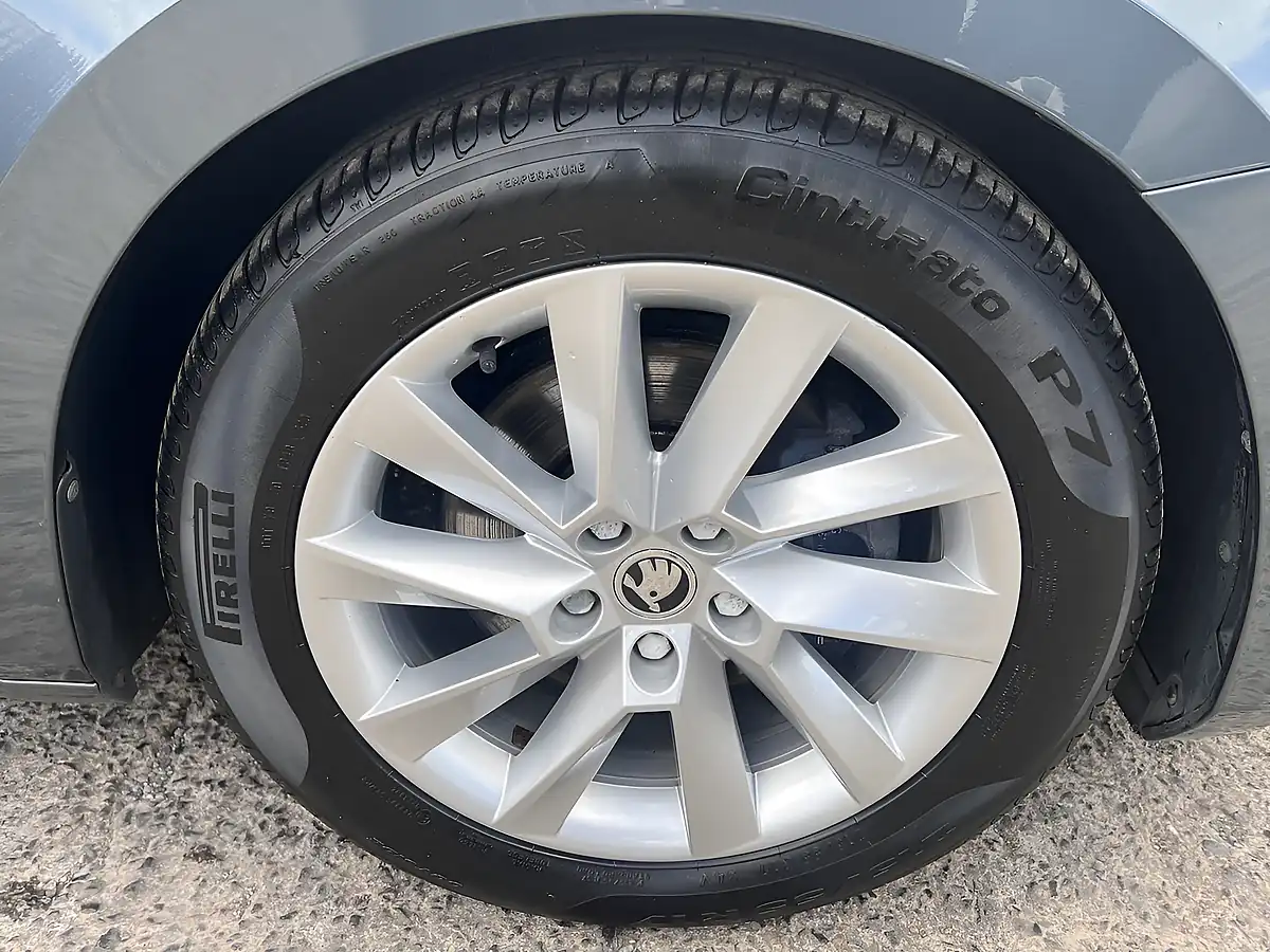 Used 2020 Skoda Superb Se Technology Quartz Grey Met - Interior and Exterior details 19
