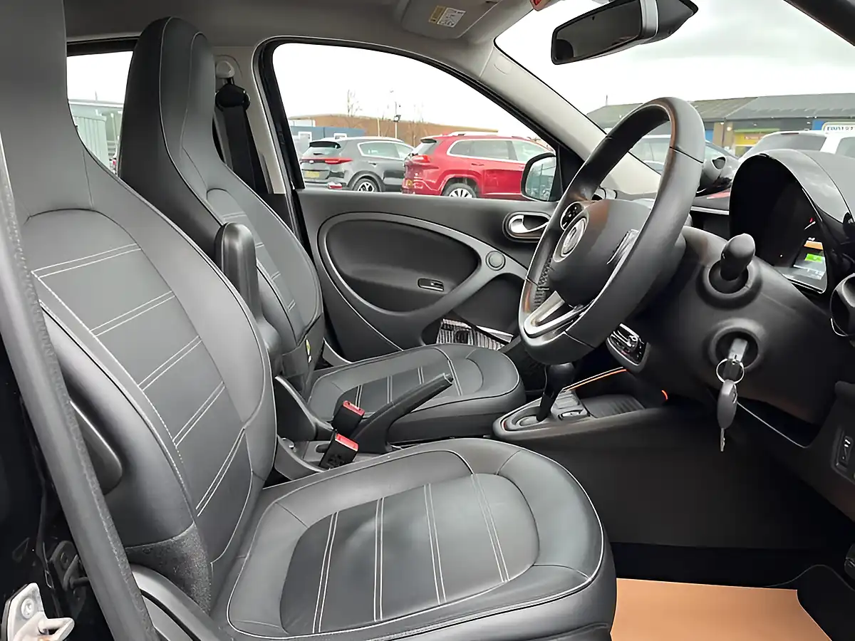 Used 2020 Smart Forfour Prime Exclusive Black - Interior and Exterior details 11