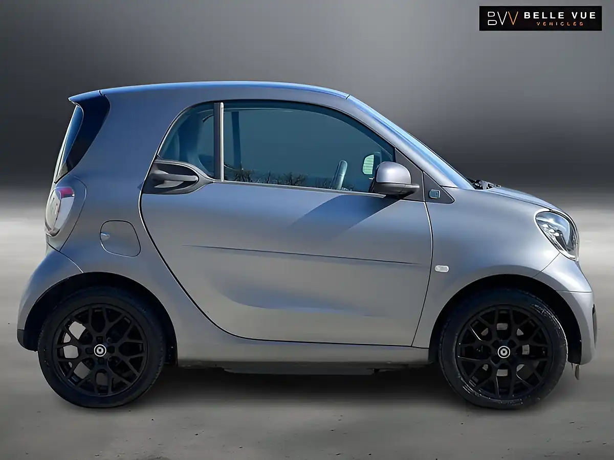 Used 2020 Smart Fortwo Coupe Prime Exclusive Titania Grey - Interior and Exterior details 4