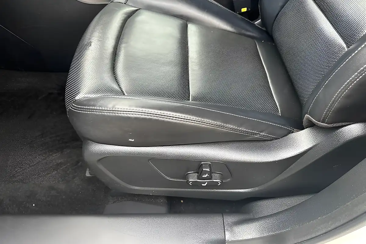 Used 2020 Ssangyong Korando Ultimate White - Interior and Exterior details 7
