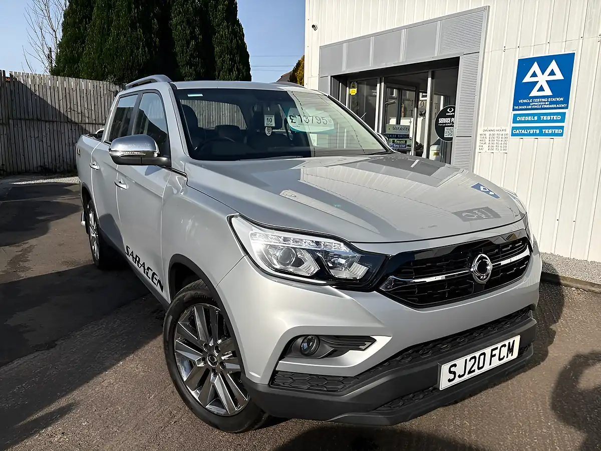 Used 2020 Ssangyong Musso Saracen Silver - Front View