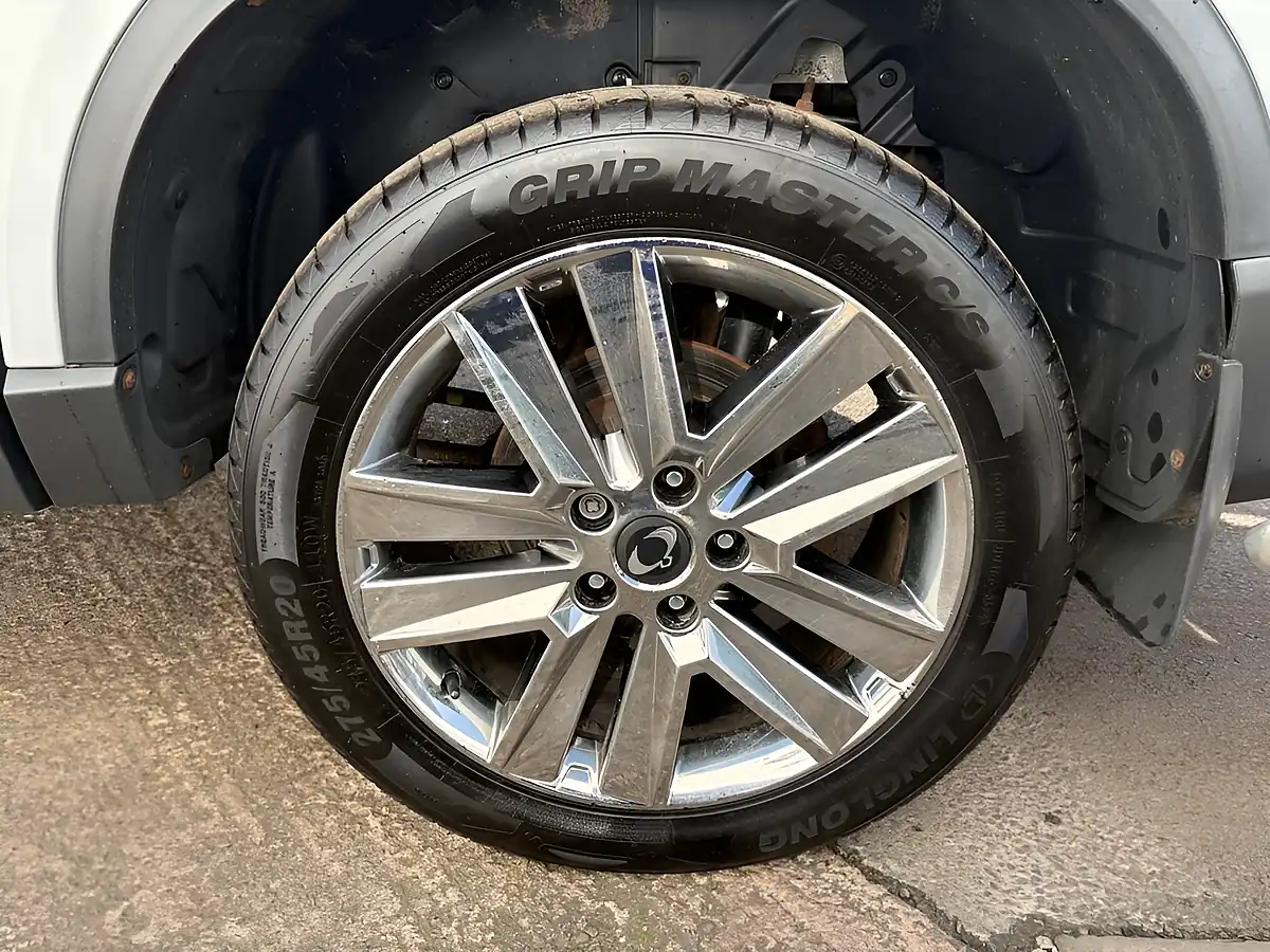 Used 2020 Ssangyong Musso Saracen Silver - Interior and Exterior details 7