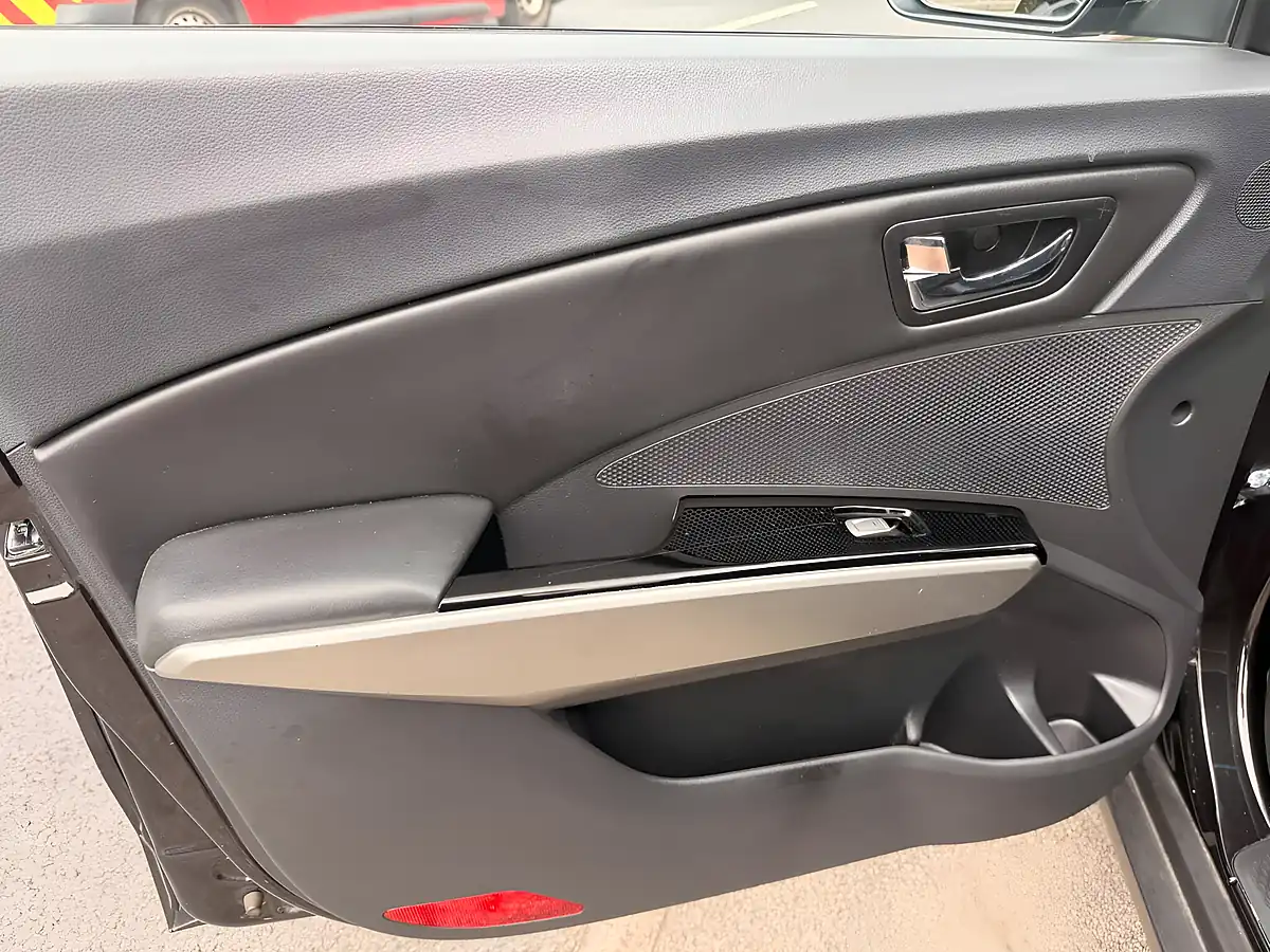 Used 2020 Ssangyong Tivoli Elx Black - Interior and Exterior details 11