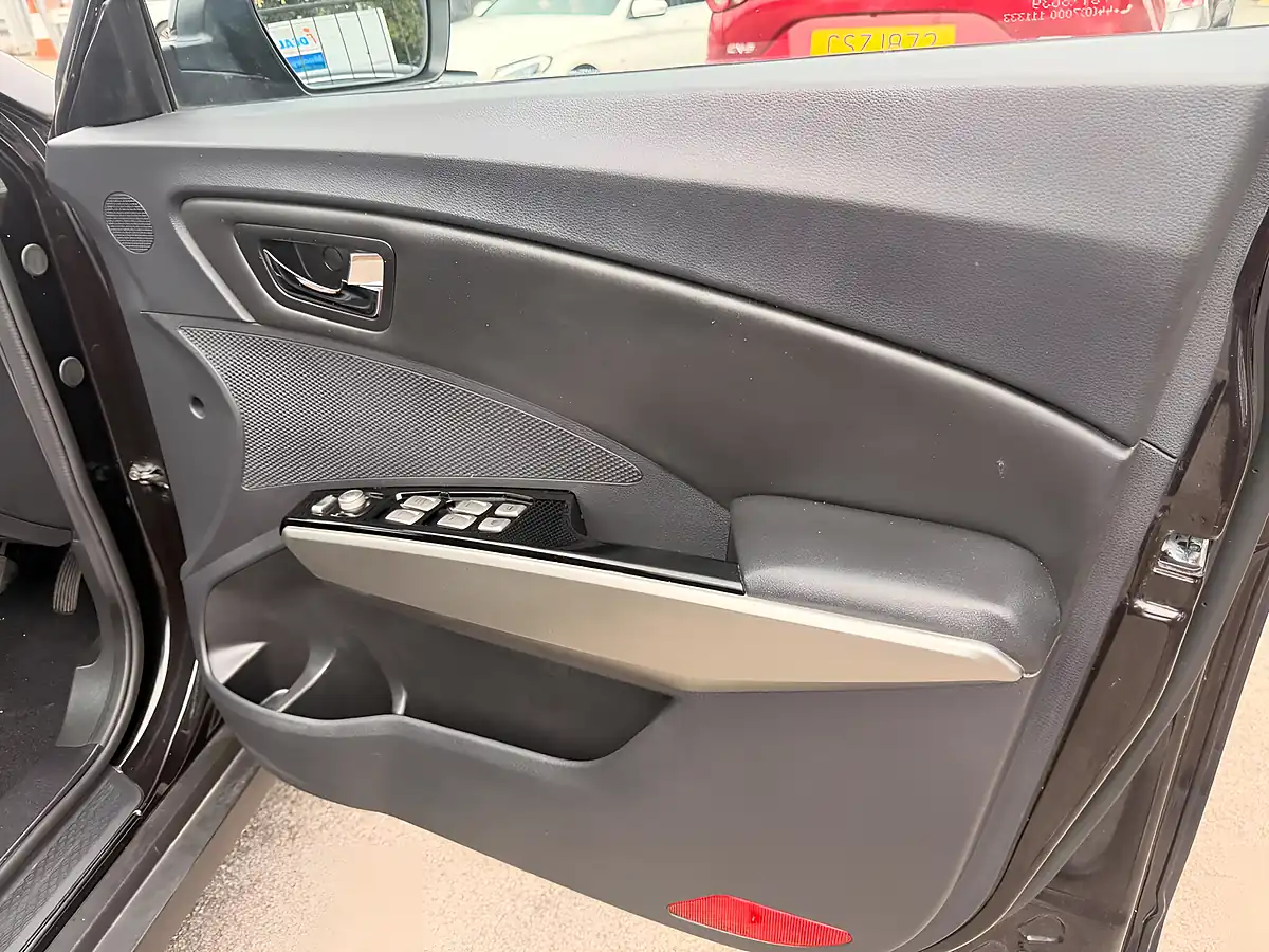 Used 2020 Ssangyong Tivoli Elx Black - Interior and Exterior details 16