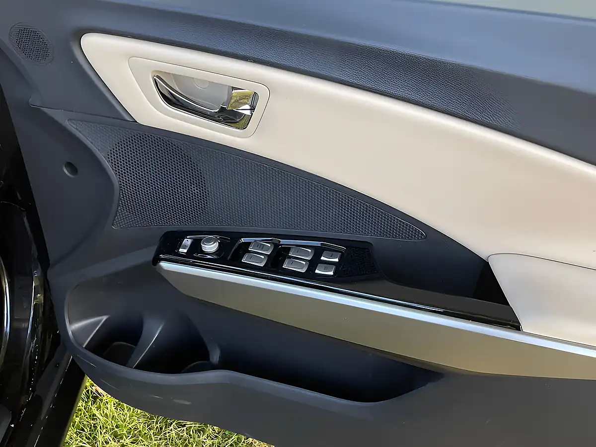 Used 2020 Ssangyong Tivoli Ultimate Black - Interior and Exterior details 10