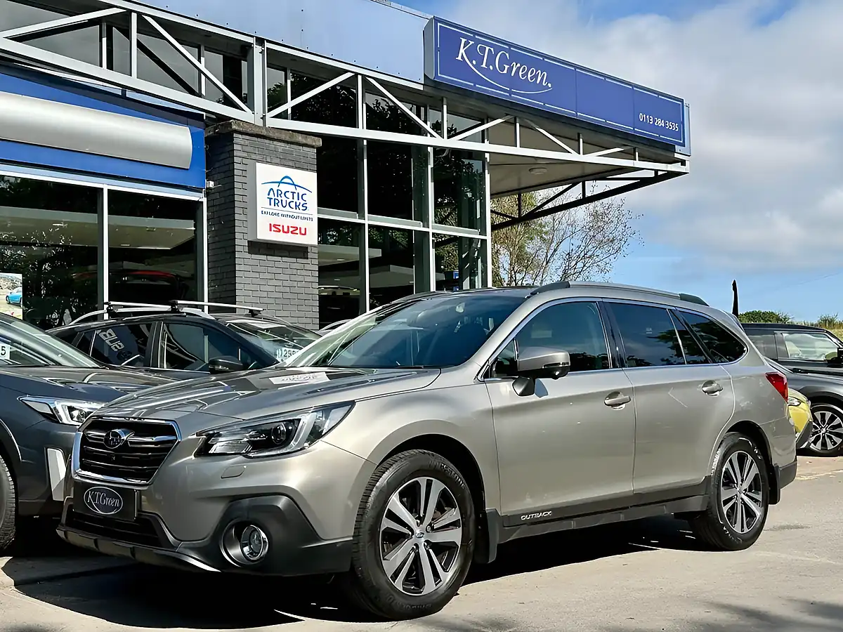 Used 2020 Subaru Outback Se Premium Gold - Front View