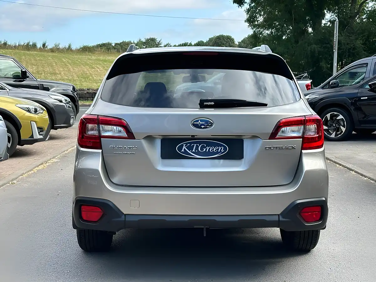 Used 2020 Subaru Outback Se Premium Gold - Interior and Exterior details 17