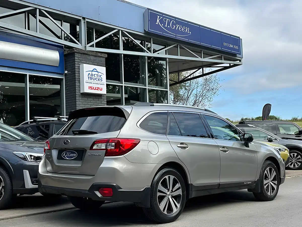 Used 2020 Subaru Outback Se Premium Gold - Interior and Exterior details 4