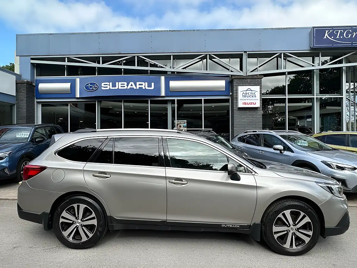 Used 2020 Subaru Outback Se Premium Gold - Interior and Exterior details 5