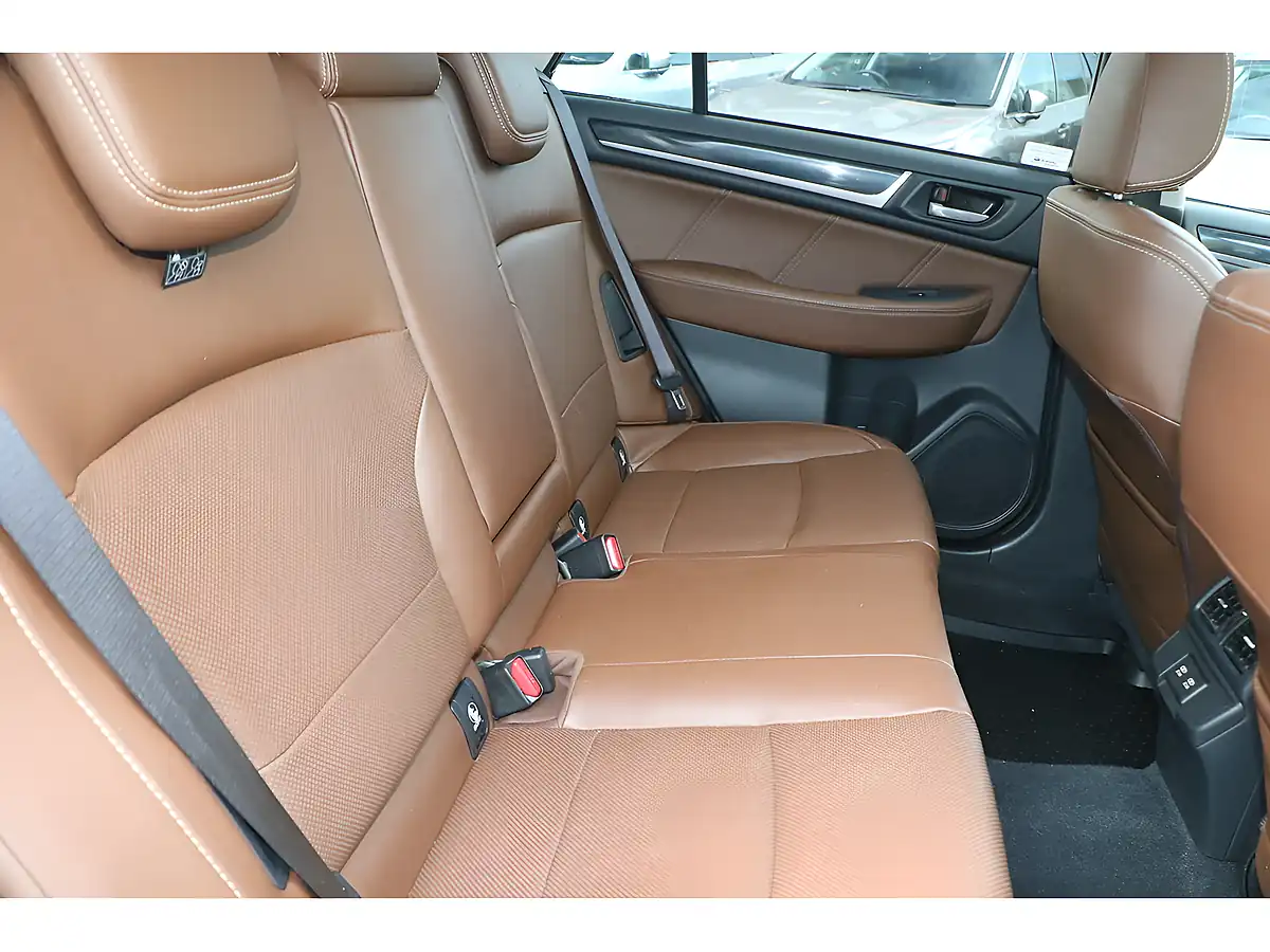Used 2020 Subaru Outback Se Premium Wilderness Green - Interior and Exterior details 10