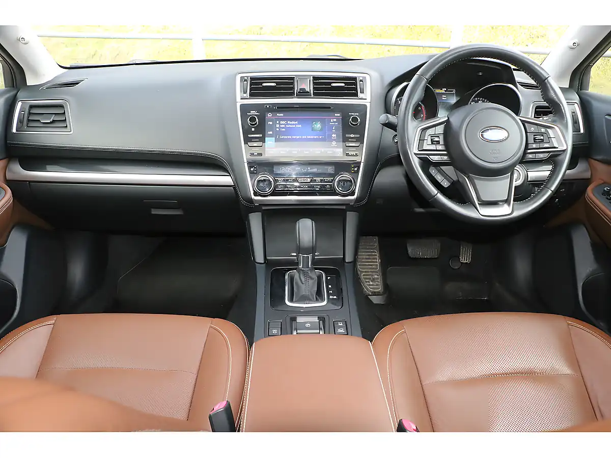 Used 2020 Subaru Outback Se Premium Wilderness Green - Interior and Exterior details 11