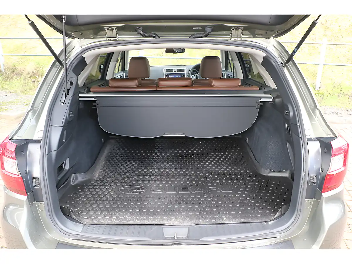 Used 2020 Subaru Outback Se Premium Wilderness Green - Interior and Exterior details 15