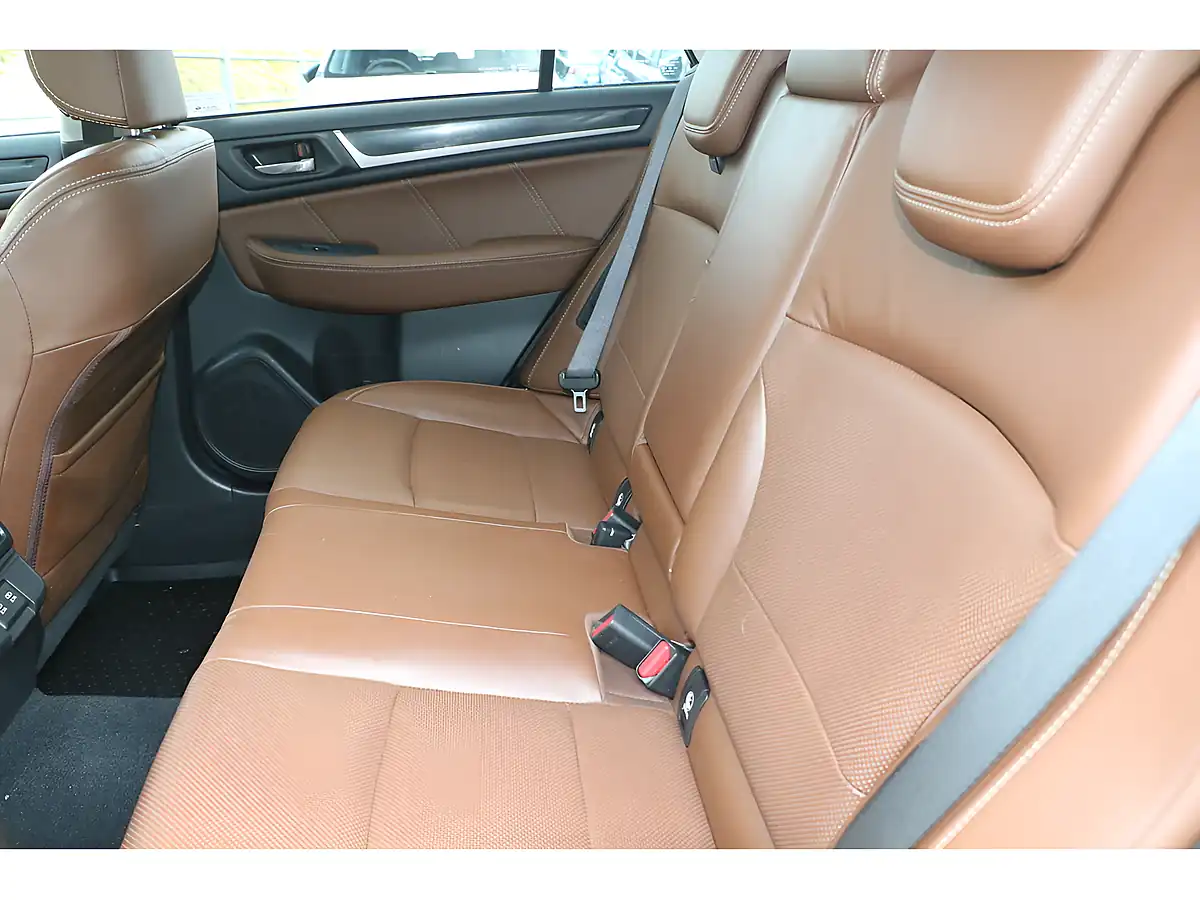 Used 2020 Subaru Outback Se Premium Wilderness Green - Interior and Exterior details 16