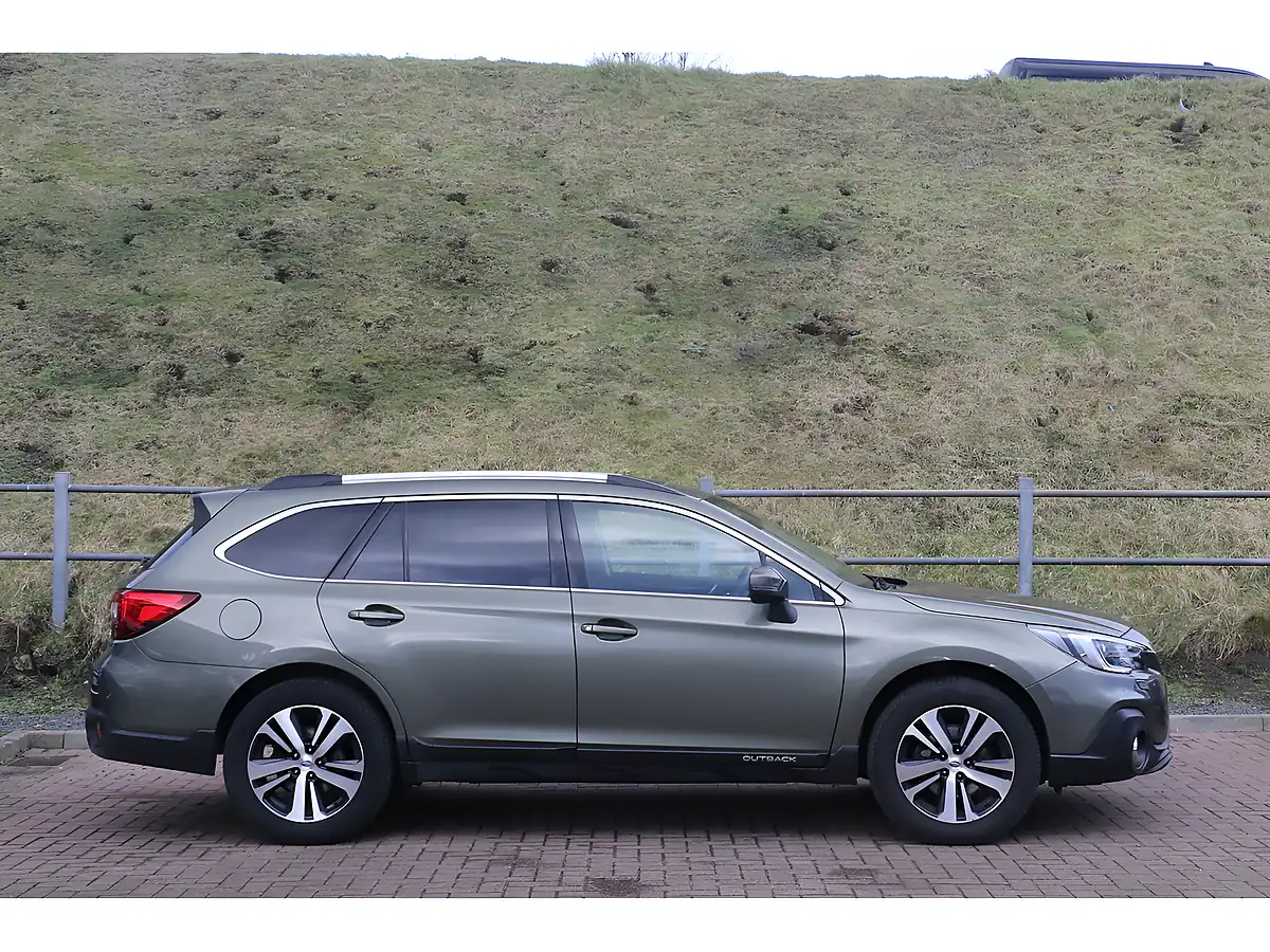Used 2020 Subaru Outback Se Premium Wilderness Green - Interior and Exterior details 3