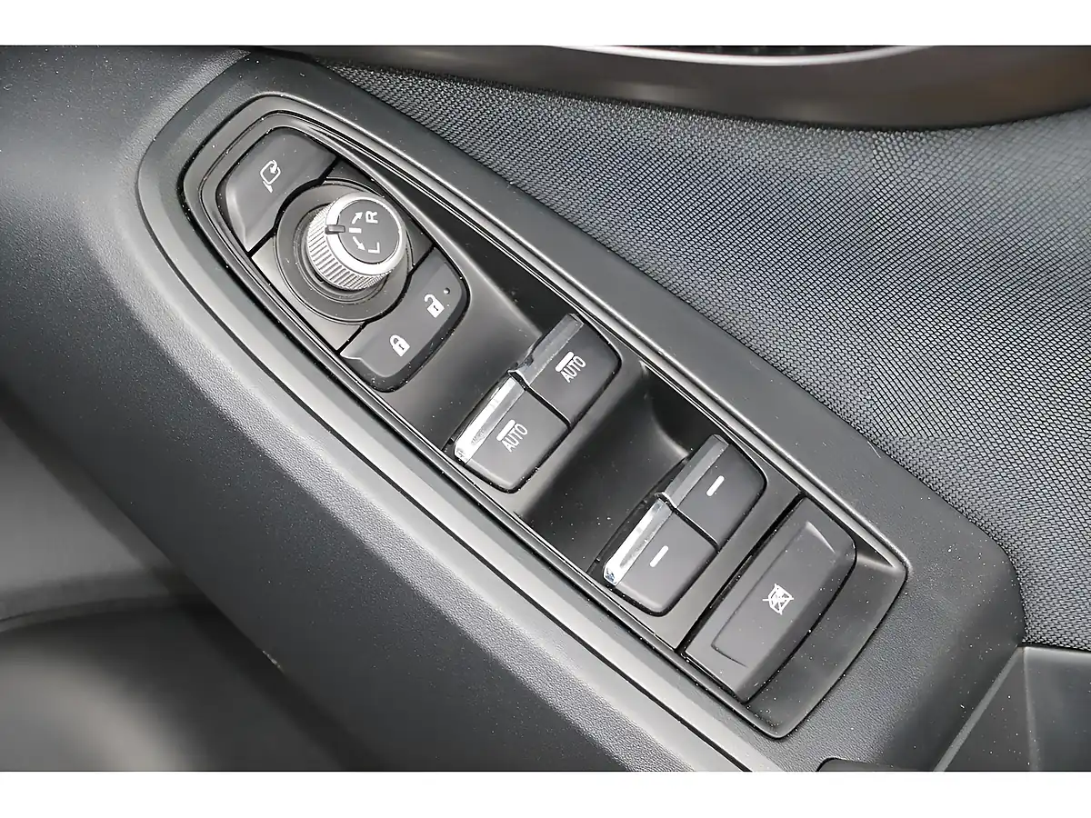 Used 2020 Subaru Xv Se Blue - Interior and Exterior details 7