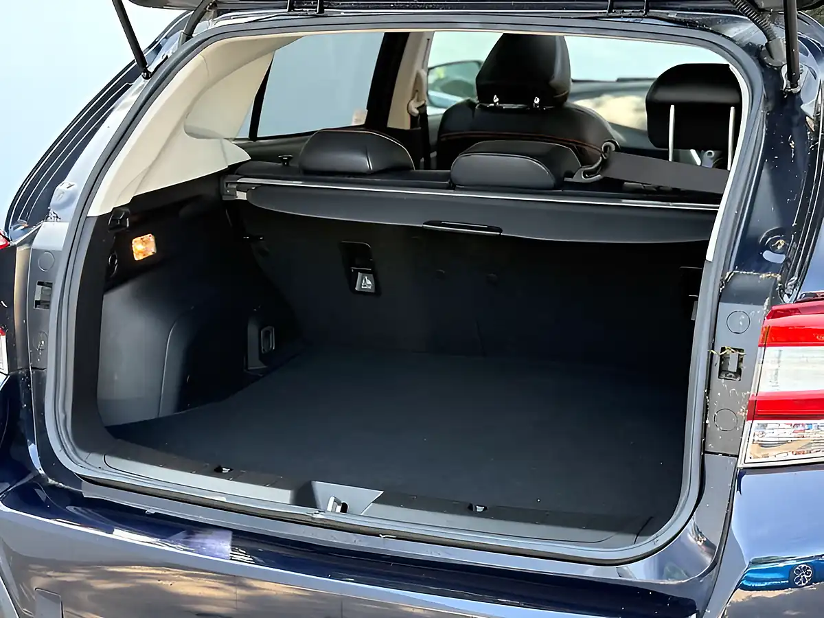 Used 2020 Subaru Xv Se Premium Lagoon Blue - Interior and Exterior details 13