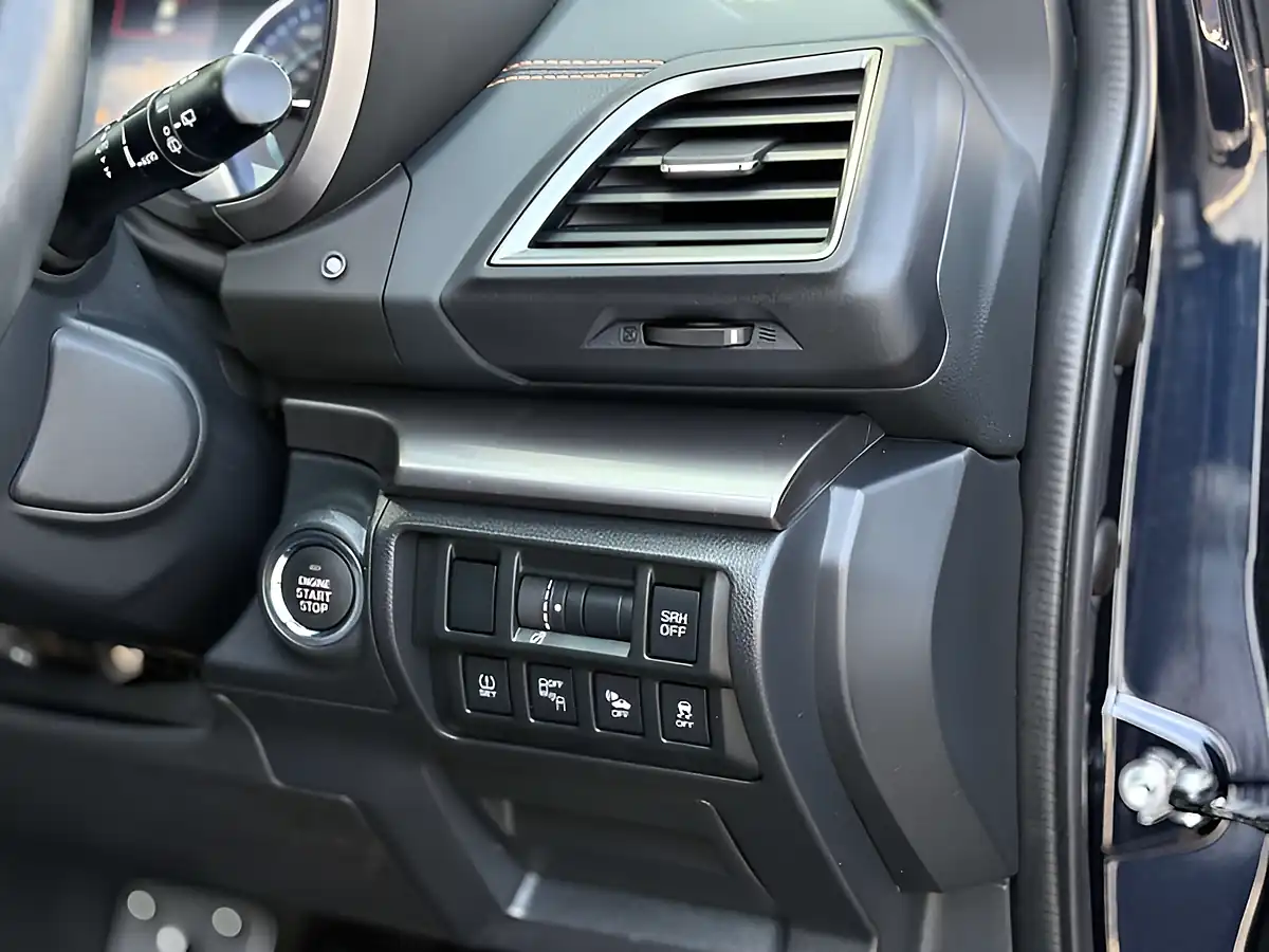 Used 2020 Subaru Xv Se Premium Lagoon Blue - Interior and Exterior details 14