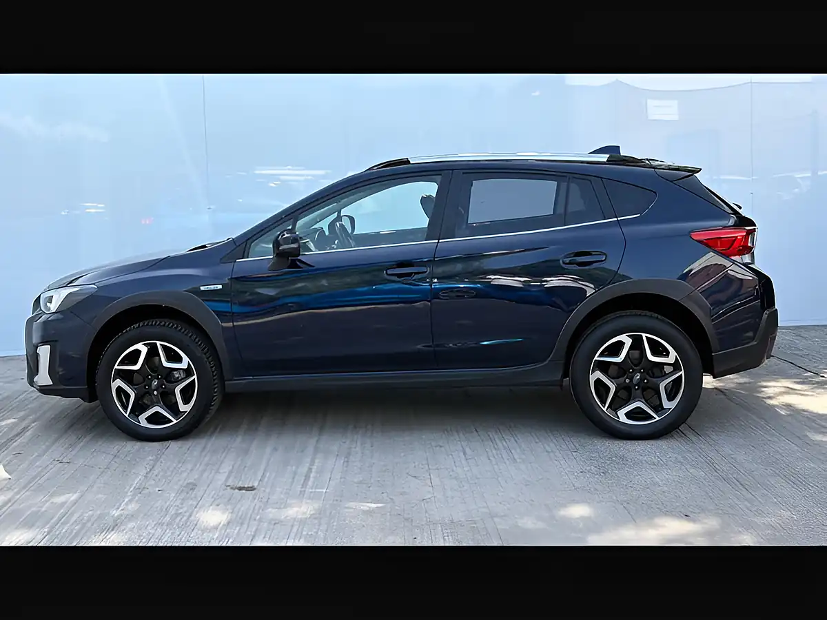 Used 2020 Subaru Xv Se Premium Lagoon Blue - Interior and Exterior details 5