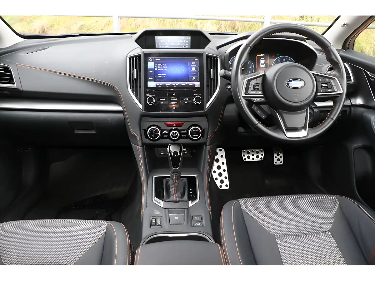 Used 2020 Subaru Xv Se Red - Interior and Exterior details 11