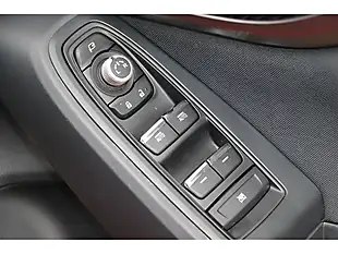 Used 2020 Subaru Xv Se Red - Interior and Exterior details 7