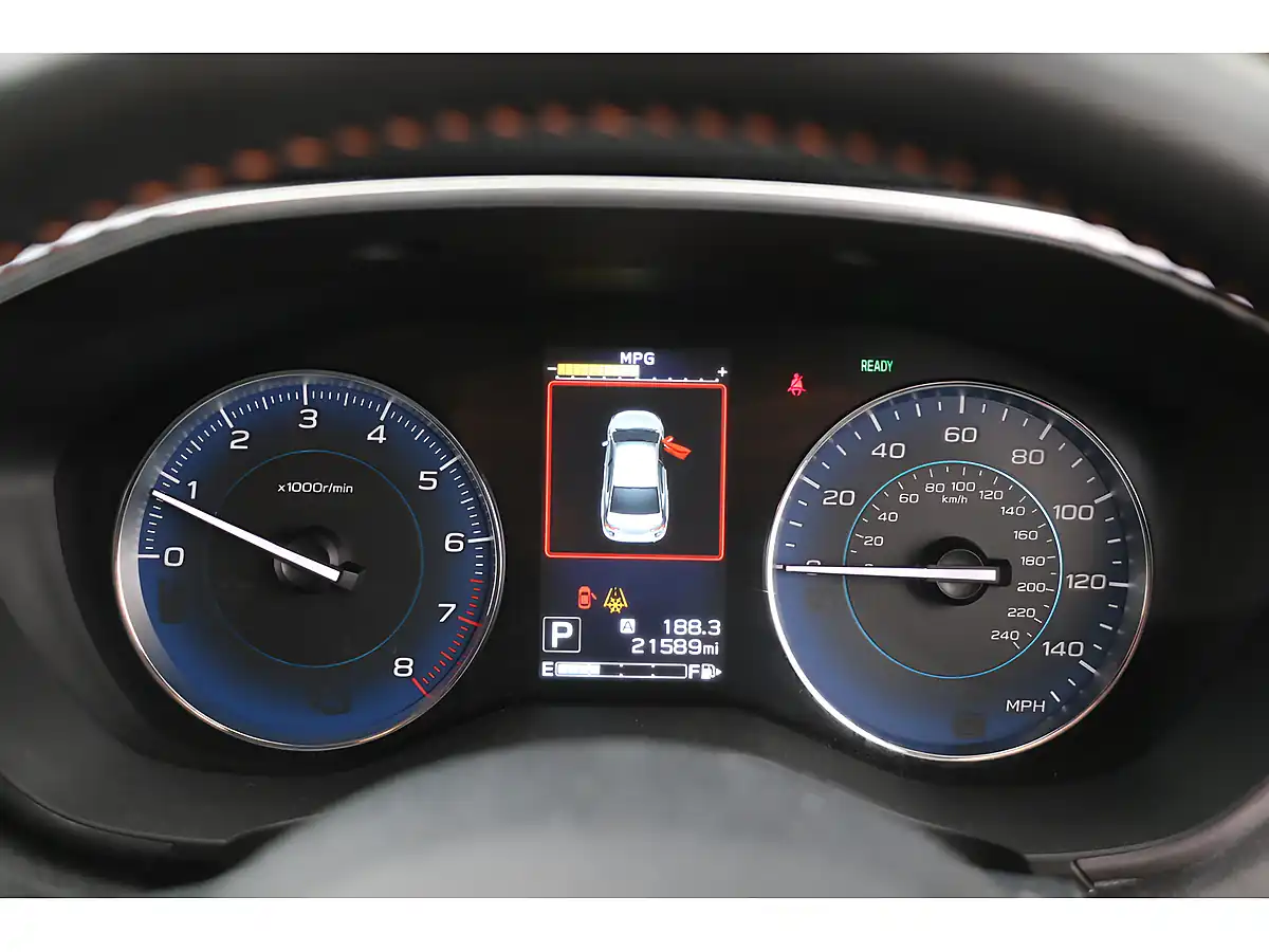 Used 2020 Subaru Xv Se Red - Interior and Exterior details 8