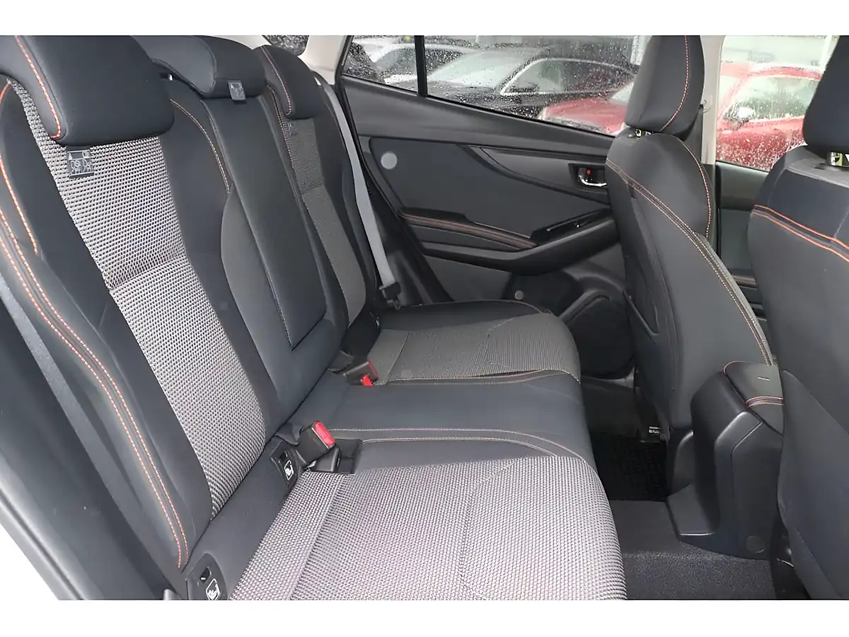 Used 2020 Subaru Xv Se Silver - Interior and Exterior details 13