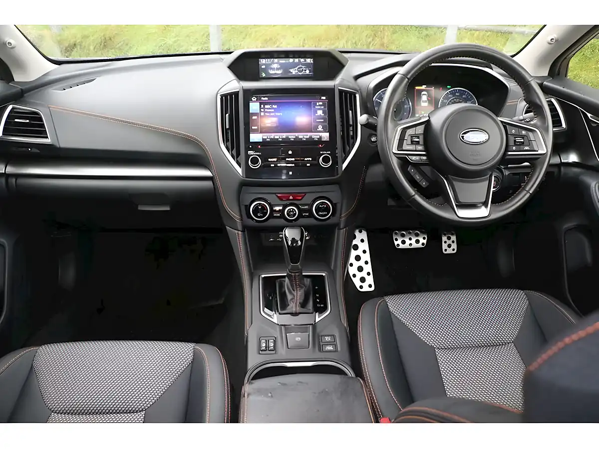 Used 2020 Subaru Xv Se Silver - Interior and Exterior details 14