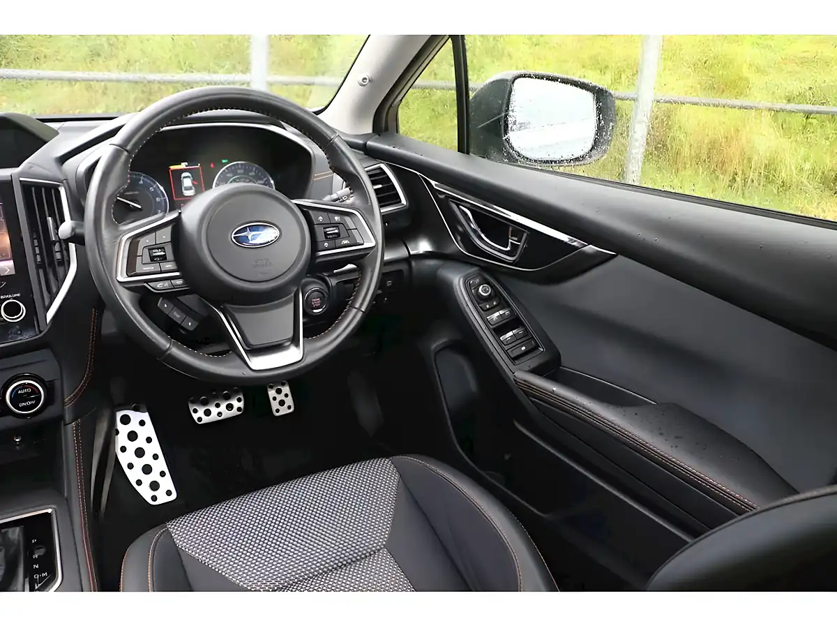 Used 2020 Subaru Xv Se Silver - Interior and Exterior details 15