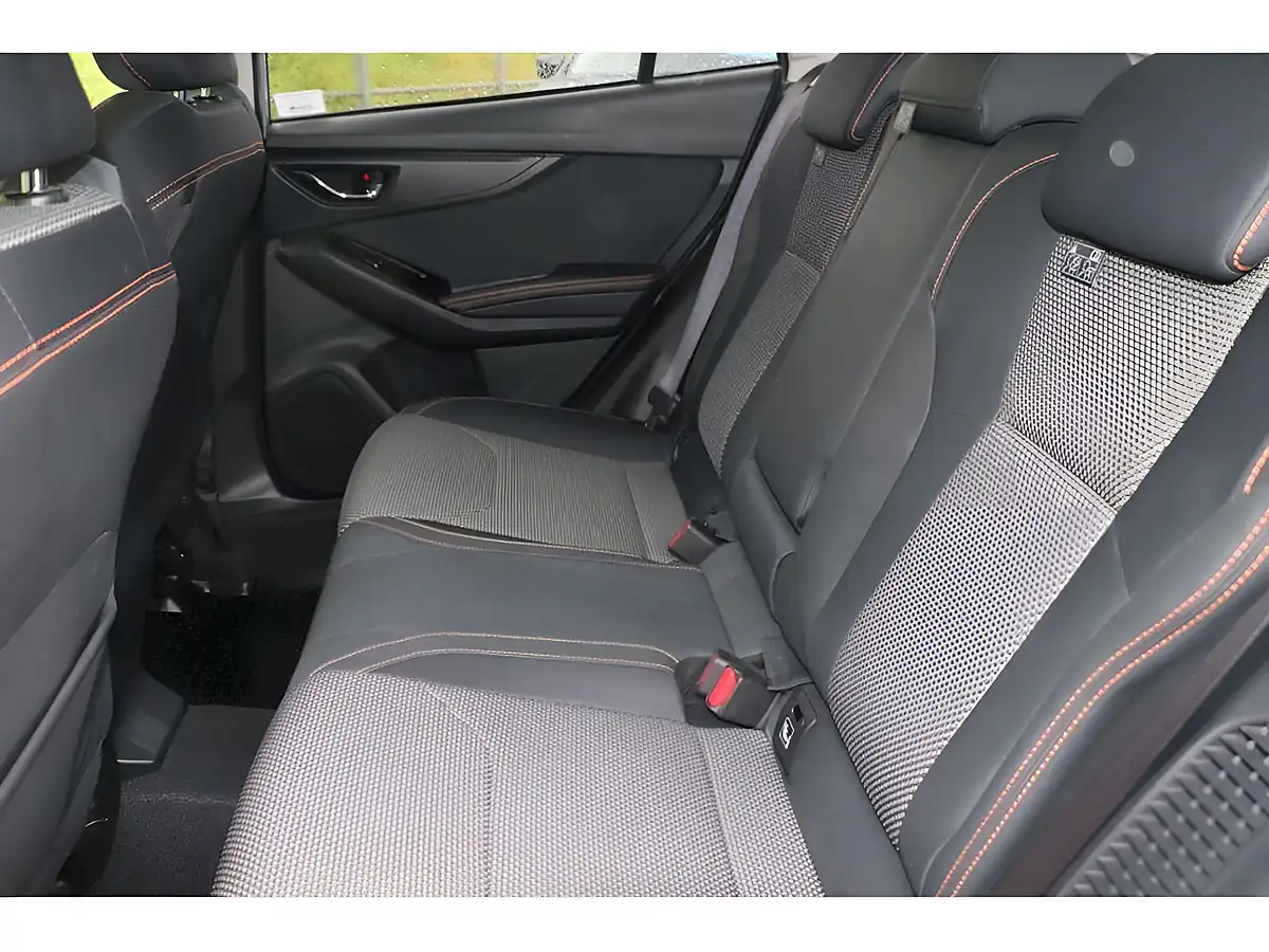 Used 2020 Subaru Xv Se Silver - Interior and Exterior details 18