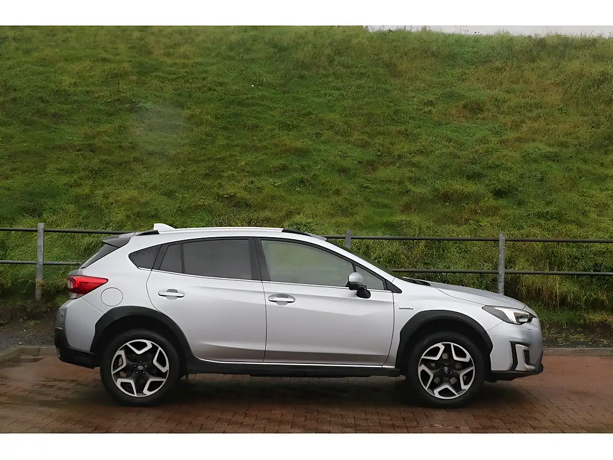 Used 2020 Subaru Xv Se Silver - Interior and Exterior details 2