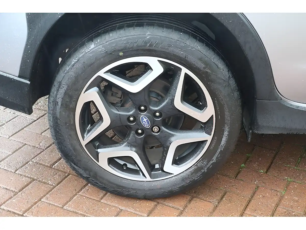 Used 2020 Subaru Xv Se Silver - Interior and Exterior details 6