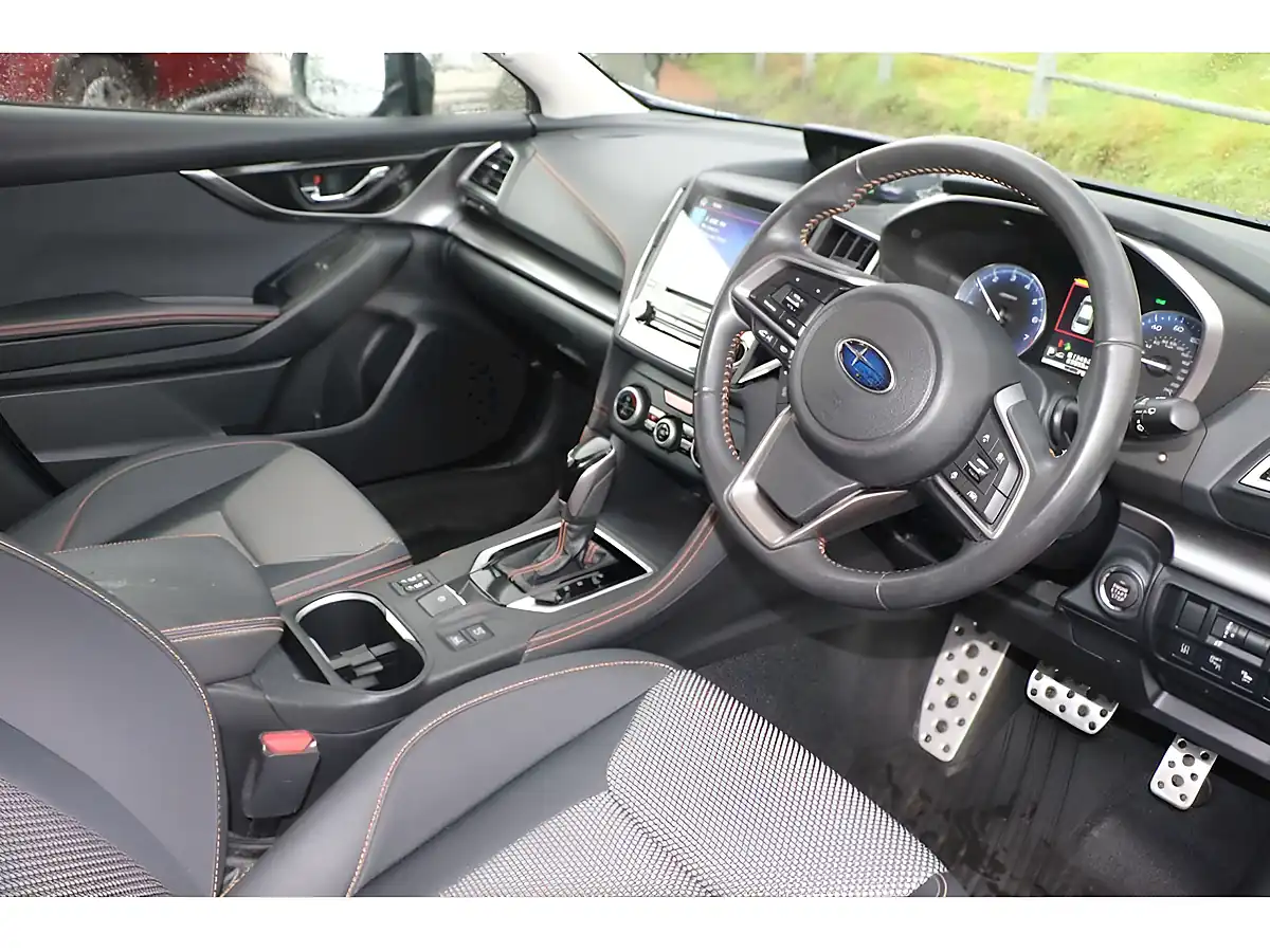 Used 2020 Subaru Xv Se Silver - Interior and Exterior details 7